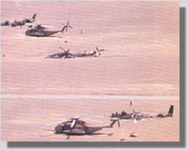 Helicópteros RH-53D abandonados no deserto