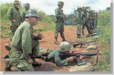 Assessores militares americanos treinam o Exército da Nicarágua na década de 70