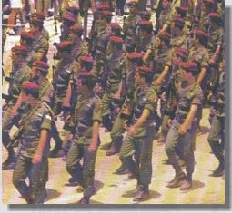 Pára-quedistas israelenses com a tradicional boina grená